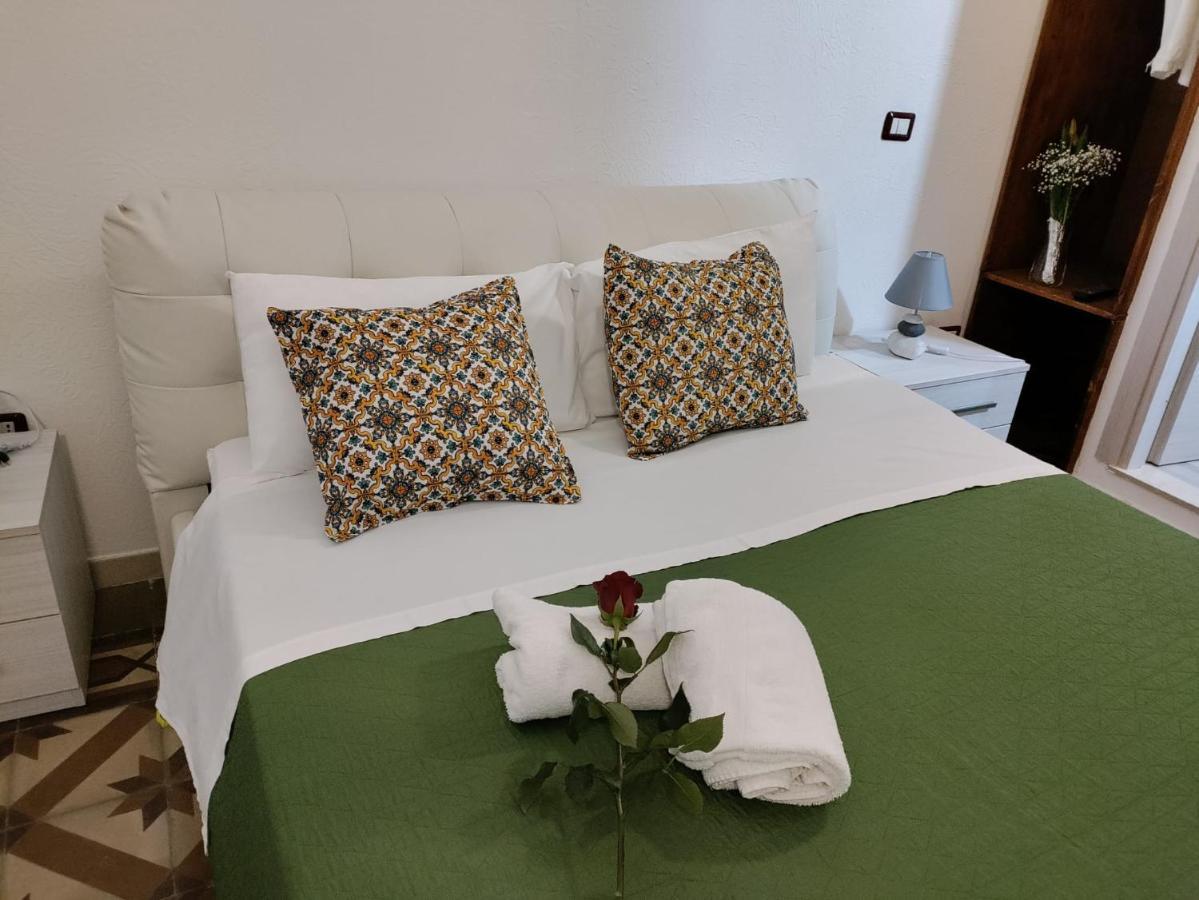 L'incanto salentino Bed and Breakfast Muro Leccese Esterno foto
